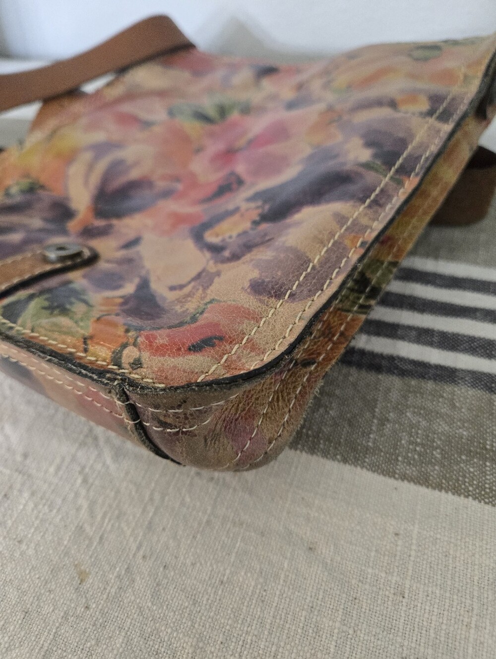 Patricia Nash Venezia Italian Leather Crossbody Bag - Picture 8 of 9